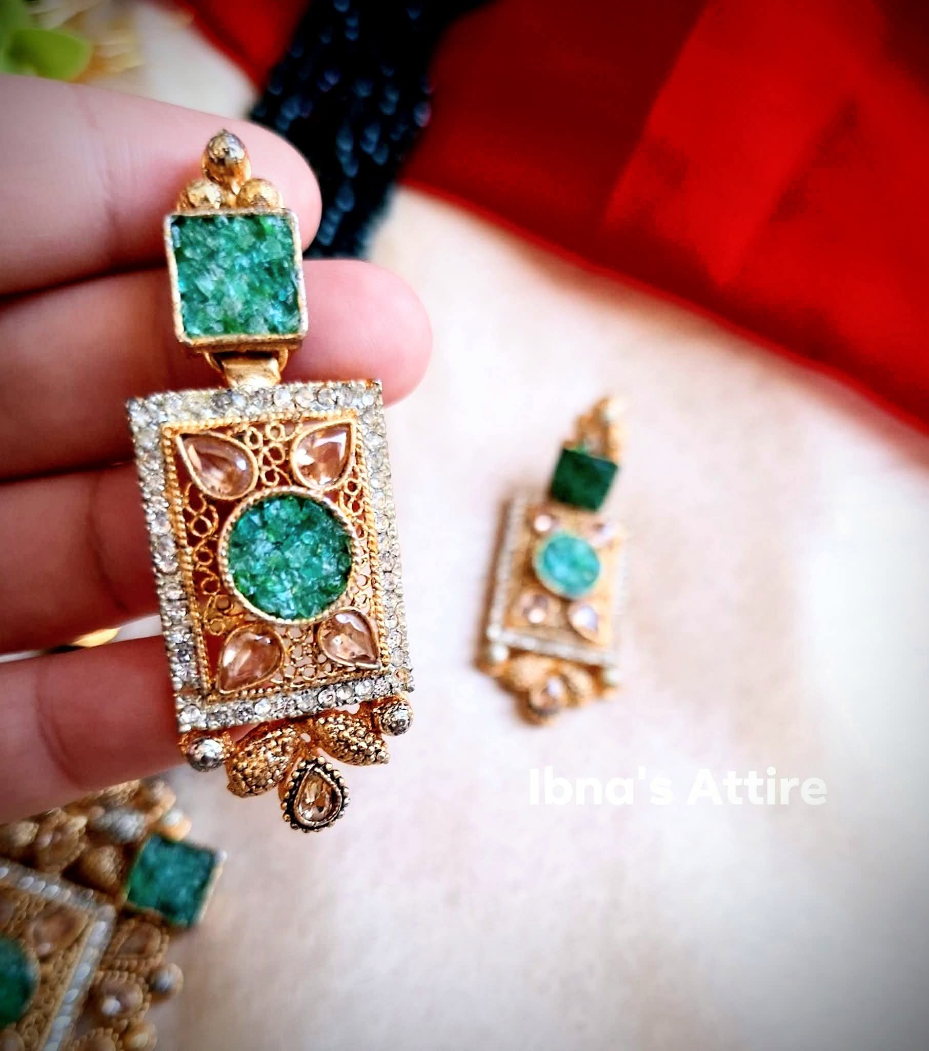 Exquisite Crushed Stone Egyptian Necklace Set with Matching Earring