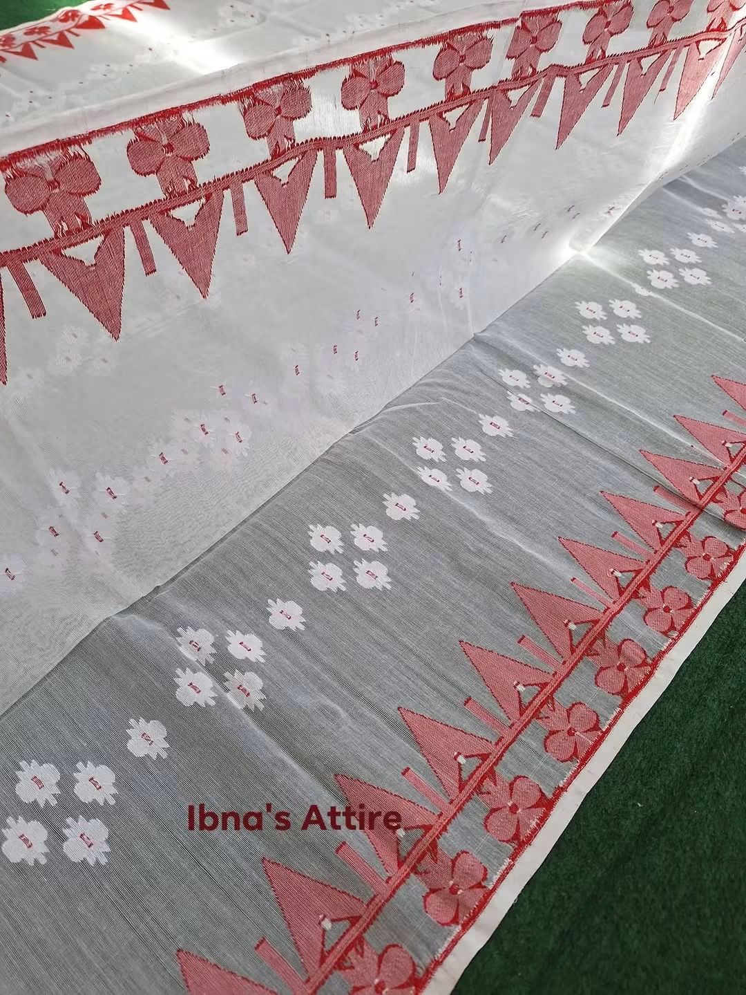 Resam Dhakai Jamdani Powerloom Saree in White and Red with Allover Work, Temple Border, and Blouse Piece