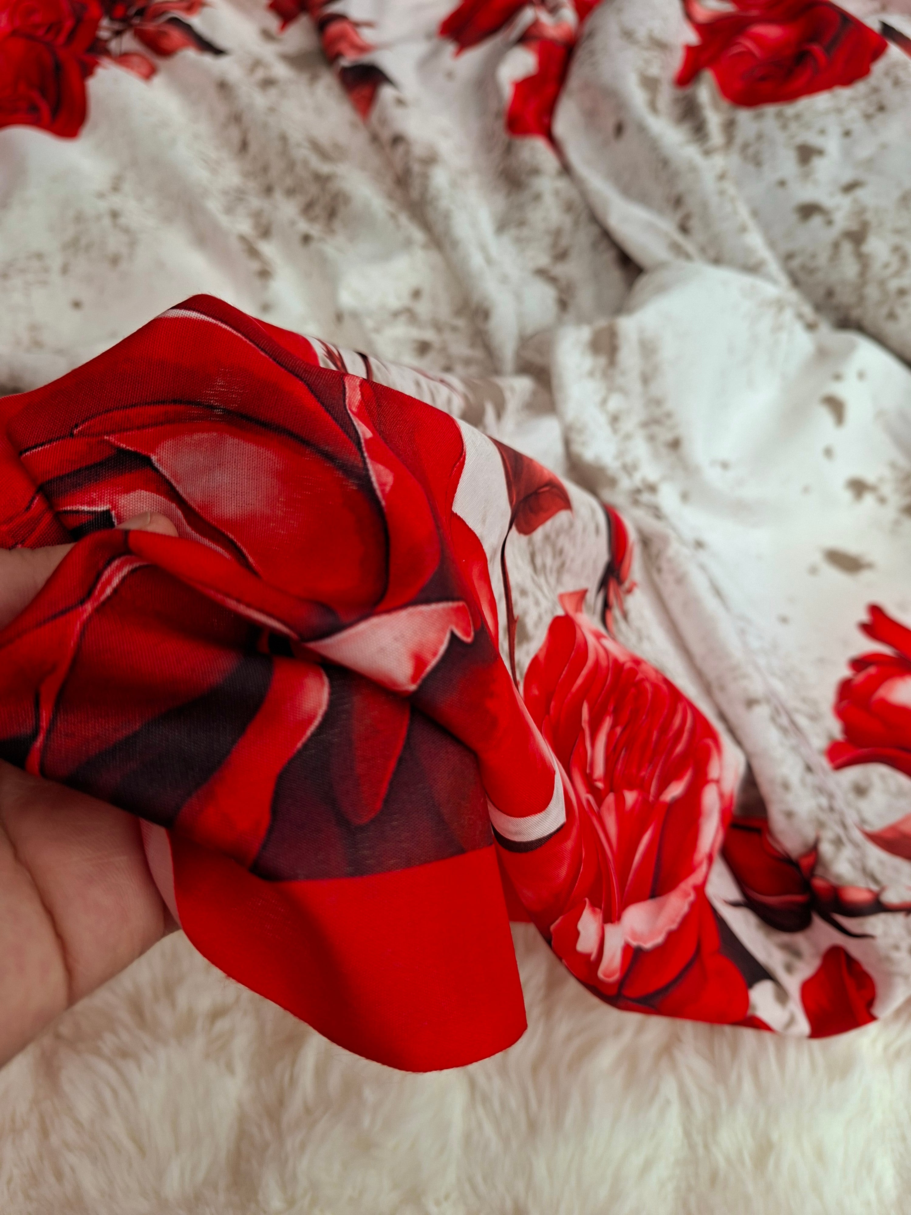 High-Quality Digital Printed Linen Saree with Blouse Piece | Floral Rose Print | Elegant Ethnic Festive Wear