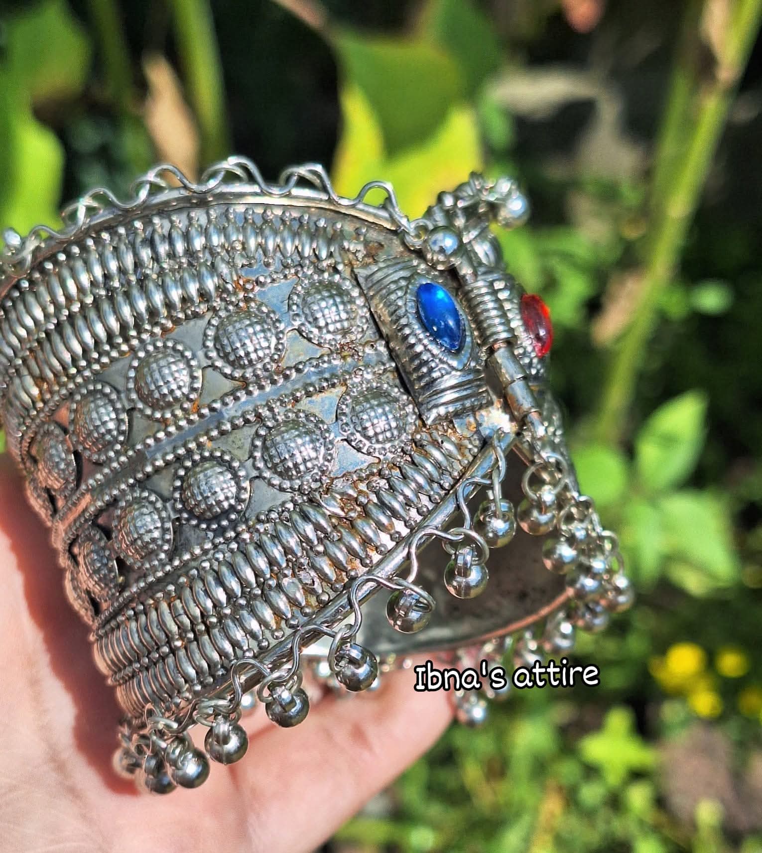 Oxidized hand calf