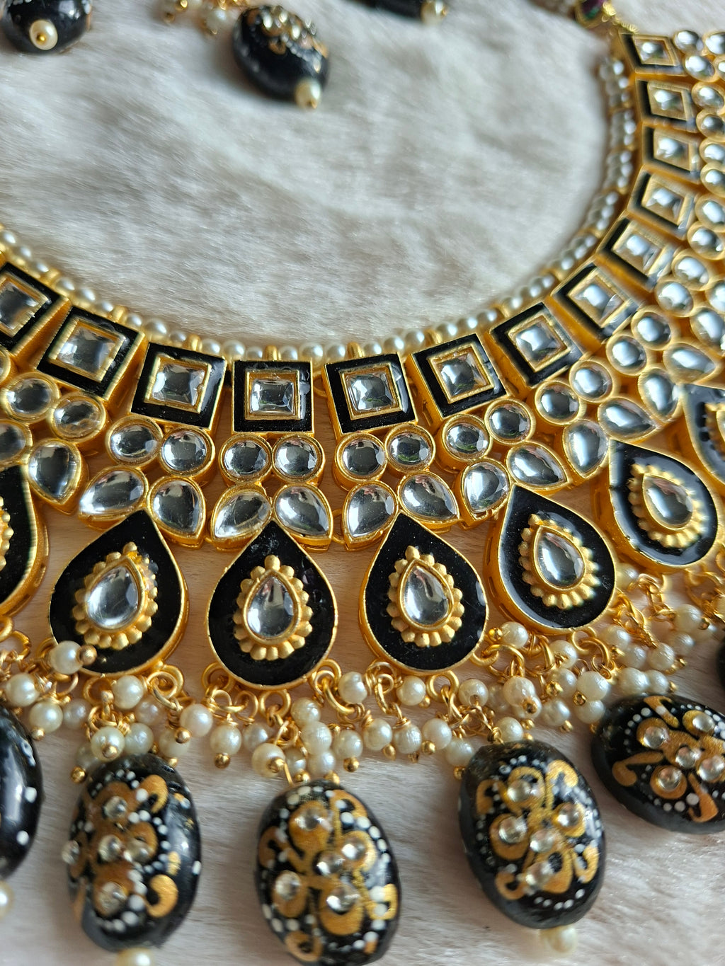 Gold-Plated Kundan Choker Necklace Set with Black Enamel Meenakari and Matching Maang Tikka
