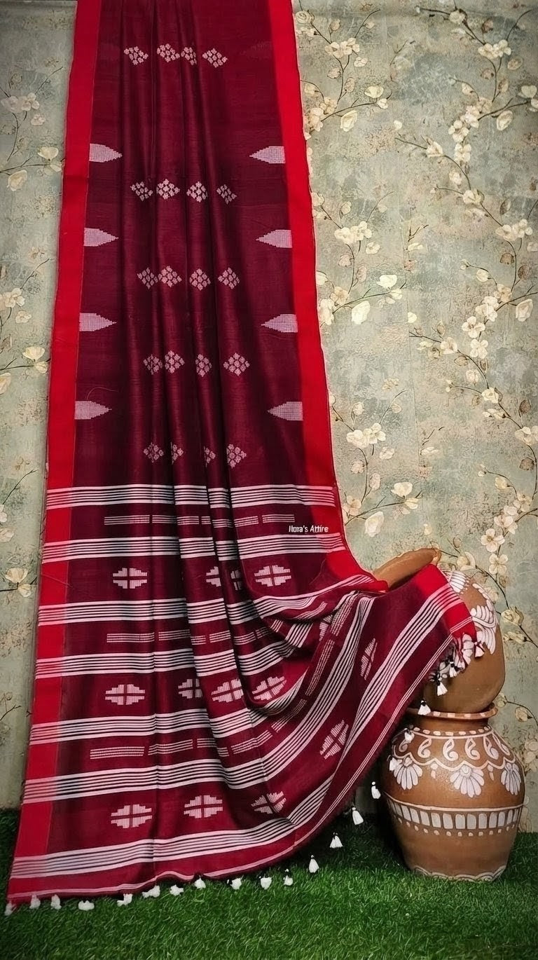 Featuring a Traditional Handwoven Mercerized Cotton Saree in Maroon Red and White combination.
Rich, Graceful, and Culturally InspiredOffers a smooth texture, enhanced color depth, and superior durability.