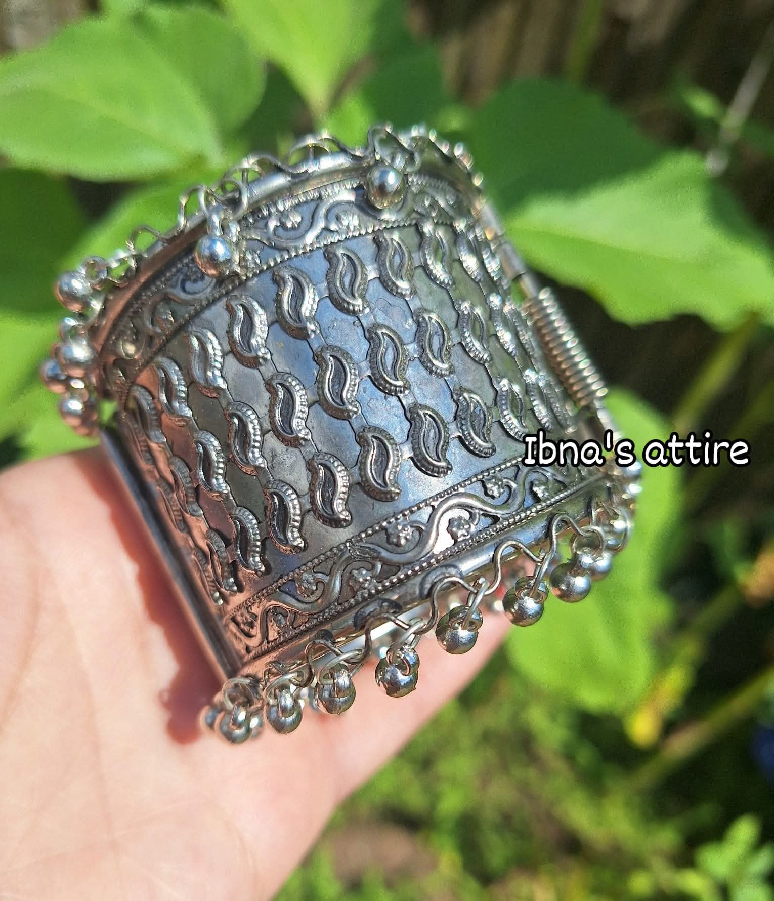 Oxidized hand calf