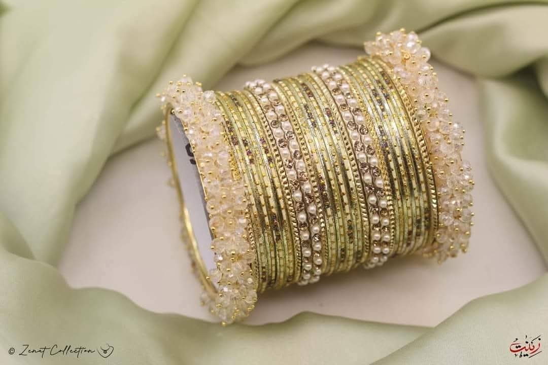 Polki bangles set-off white