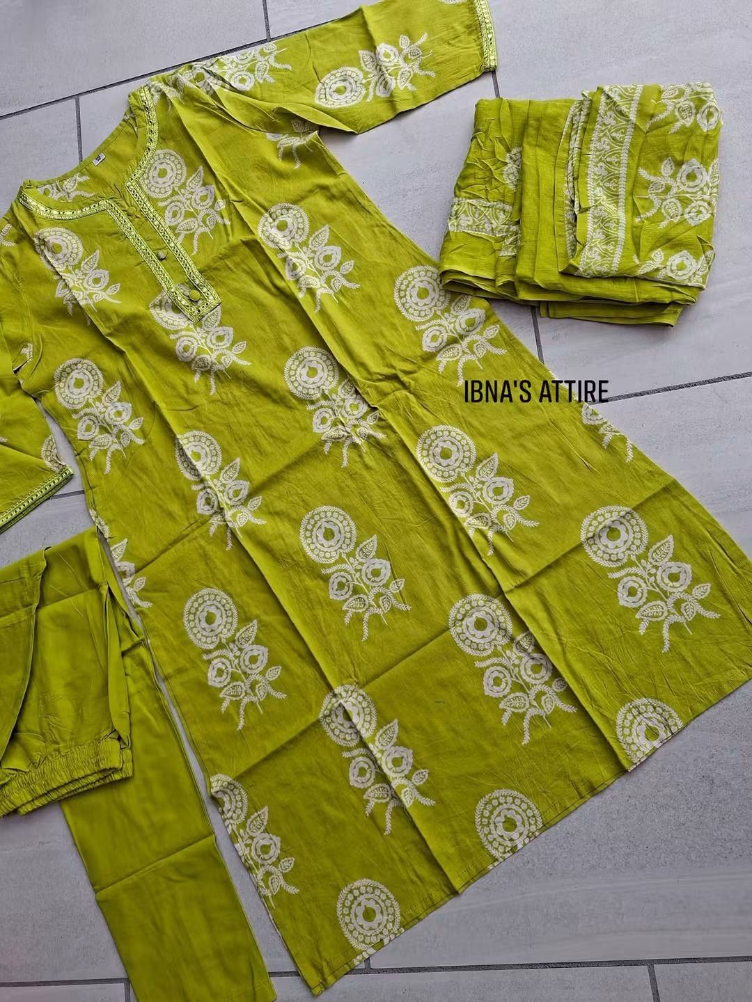 Soft and Comfortable Pure Jaipuri Cotton 3-Piece Kurti Set with Discharge Print, Foil Embroidery, and Mulmul Dupatta (Size- 46)