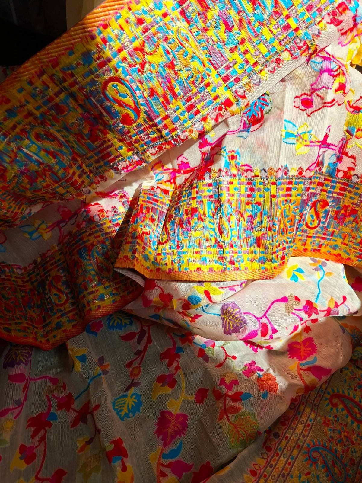 Kashmiri Pashmina All-Over Multicolor Thread Woven Saree with Blouse Piece