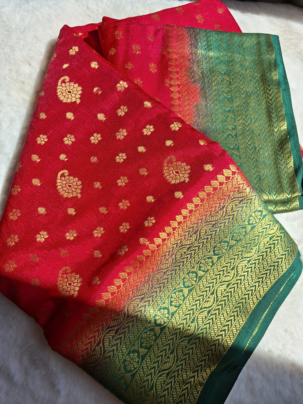 Banarasi Mulberry Soft Silk Saree with a Contrast Jacquard Blouse Piece