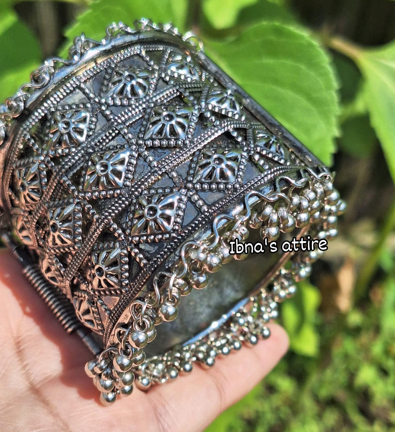 Oxidized hand calf
