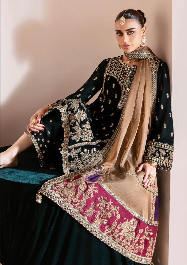 Luxurious Bottle Green Pakistani 9000 MicroVelvet 3-Piece Kurta Set with Heavy Sequins Embroidery, Organza Applique Dupatta, and Matching Potli Bag (Size-42)